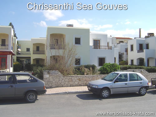 Villa Chrissanthi sea Gouves. Mooi apartementencomplex aan de zee. Gouves ligt tussen chersonissos en Heraklion.