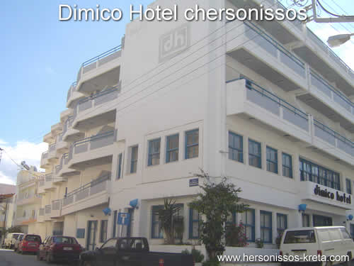 Dimico hotel chersonissos. Vrij groot hotel in centrum Hersonissos, vlakbij strand, 15 minuten lopen naar Star beach, uitgaansgebied vlakbij.